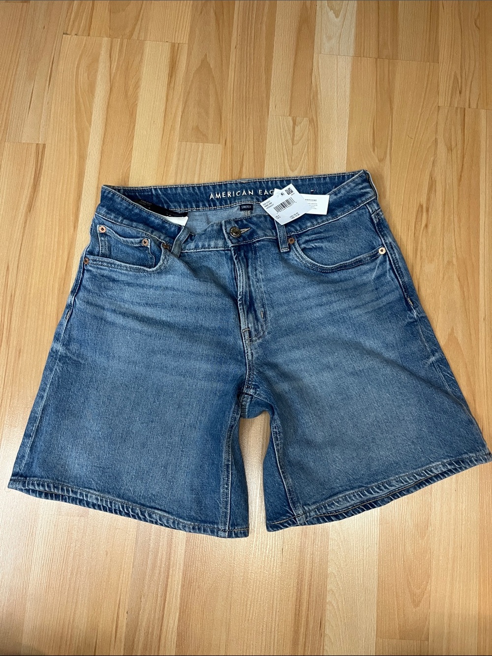 AE Stretch Low-Rise Baggy Denim Shorts NWT‼️ - Picture 3 of 7